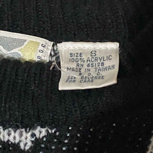 🍁 Vintage Trippy Sweater 😏 - Picture 2 of 2